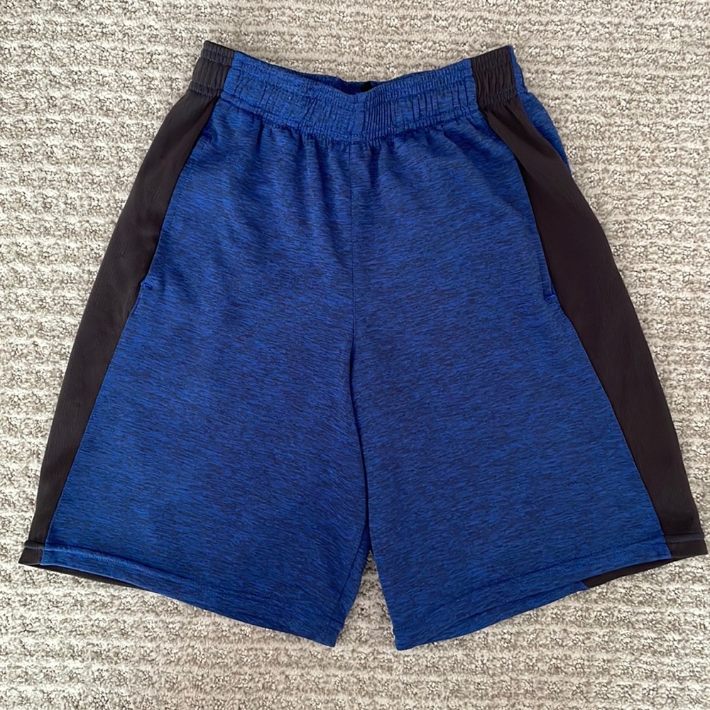 EUC Champion Boy’s Shorts size M (8-10) Heathered blue and black Elastic waist.